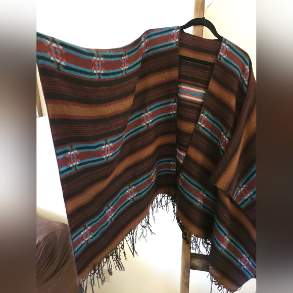 Aztec Blanket Shawl - Picture 3 of 4